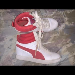 Stylish Heel Puma shoes!